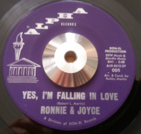 RONNIE & JOYCE - YES I'M FALLING IN LOVE (ALPHA) Ex Condition